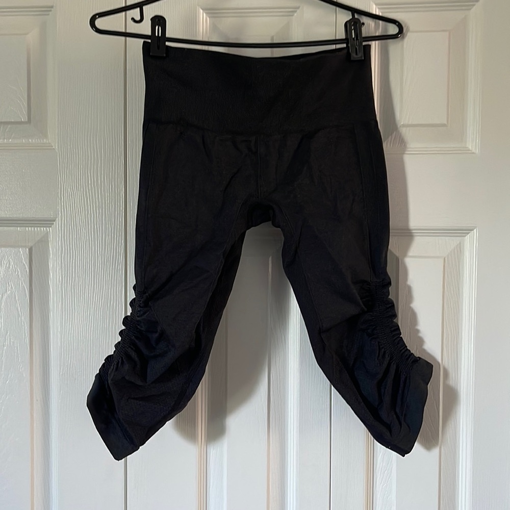 Lululemon Flow Crops🥰🥰🥰